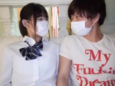 彼氏に見守られながら他人棒に喘ぐかわいい彼女