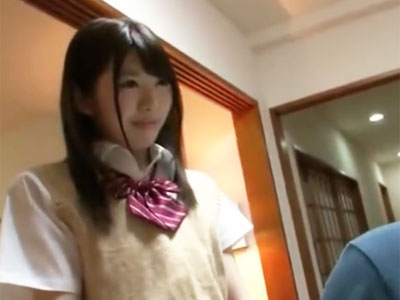 アイドルの美貌を持つ美少女女子校生が若マンコをガチピスされてマジイキ