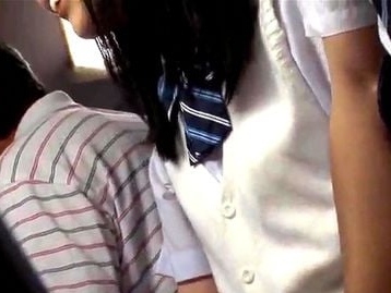 バスの車内で舐め回しチカンに遭ってしまう黒髪jk！乳丸出しにされて羞恥心MAXで精子までぶっかけられる！