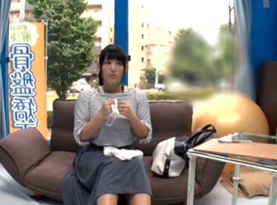 終始マングリ返しでアナル開発！！！アナルの奥の奥に大量中出しされた素人さん