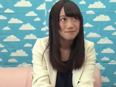 隠れ巨乳な色白娘にお願いしてガチハメ→我慢できずにうっかり生中出し